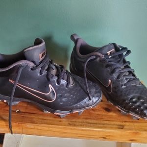 Softball cleats
